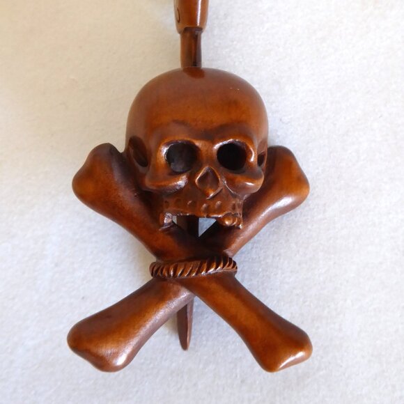 VINTAGE SIGNED JAPAN JAPANESE HAND CARVED WOOD NETSUKE SKULL SWORD - Picture 14 of 14